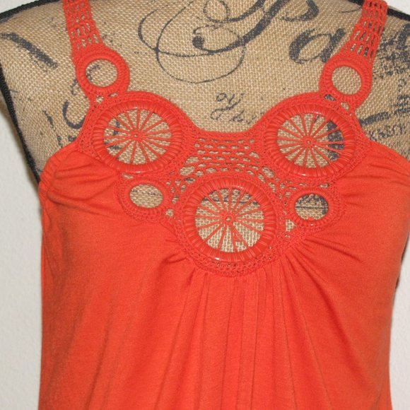 Tank Top with Crocheted Straps and Rings - Picture 3 of 8